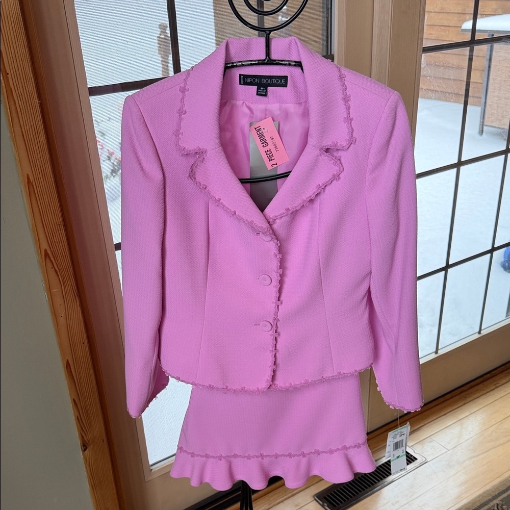 Nipon Boutique Hibiscus Pink 2PC Skirt Suit Floral Trim Ruffle 8P 5DL53B053 NEW